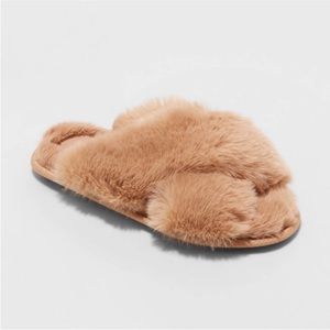 Women’s Paris cross and fur slide slipper camel NWT